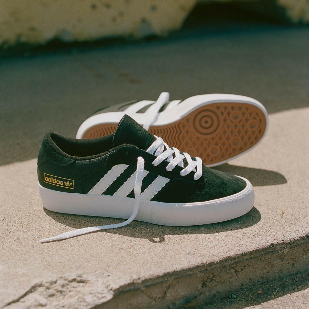 Adidas - Matchbreak Super Shoes Black/White/Gold.