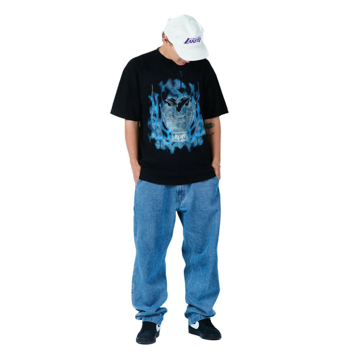 April - Vintage Skull Tee Black.