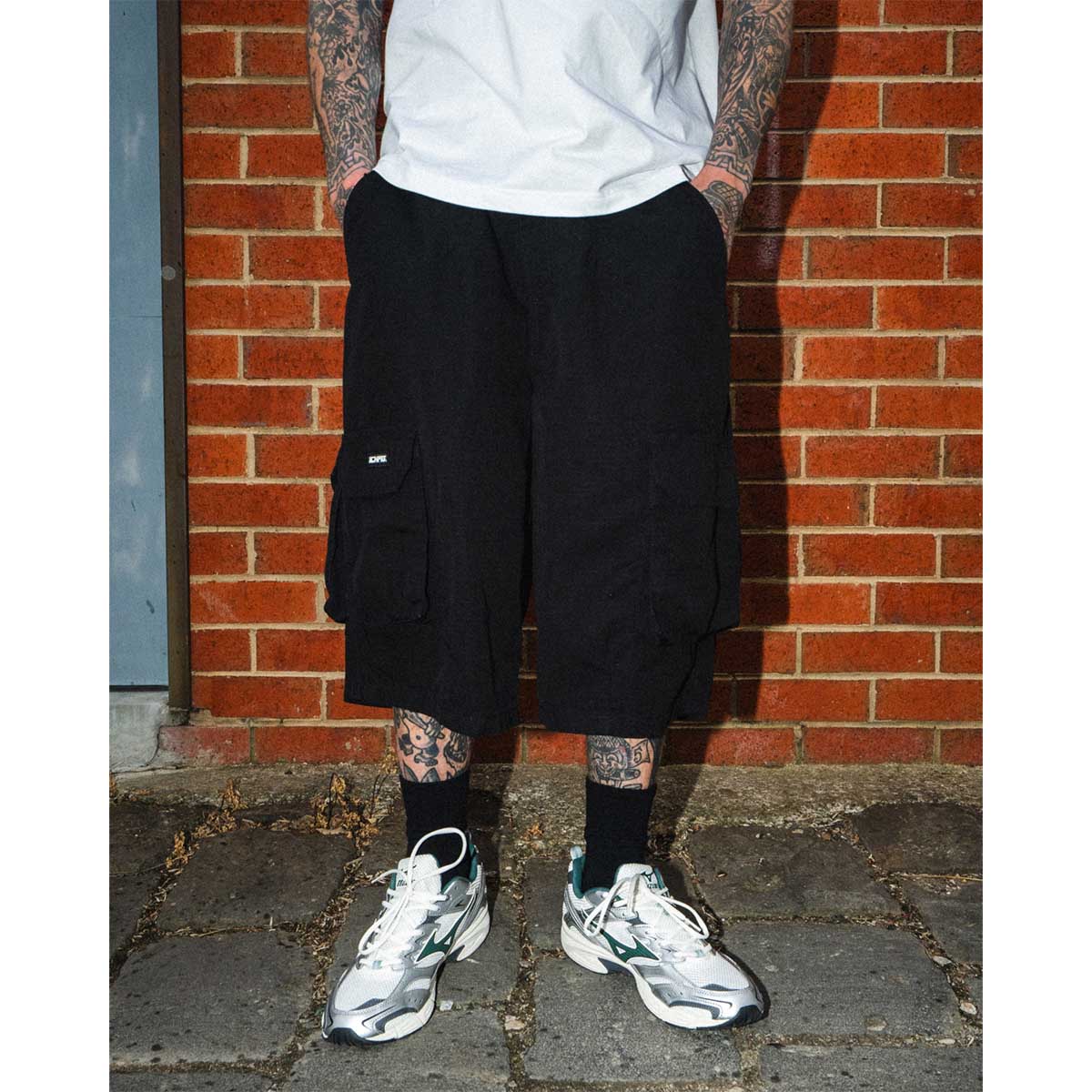 Ichpig - Cargo 3/4 Shorts Black.