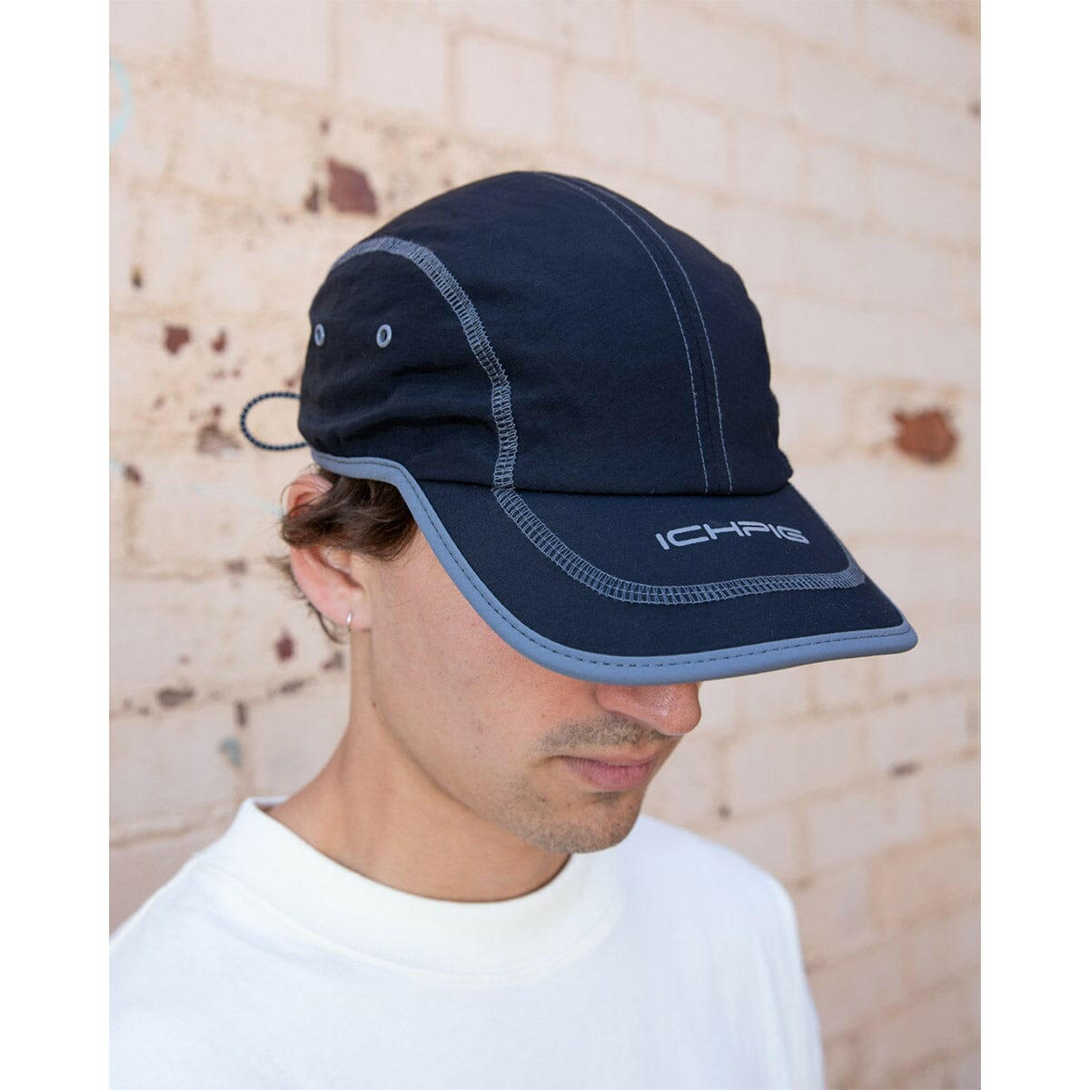 Ichpig - Outline 4 Panel Cap Black.