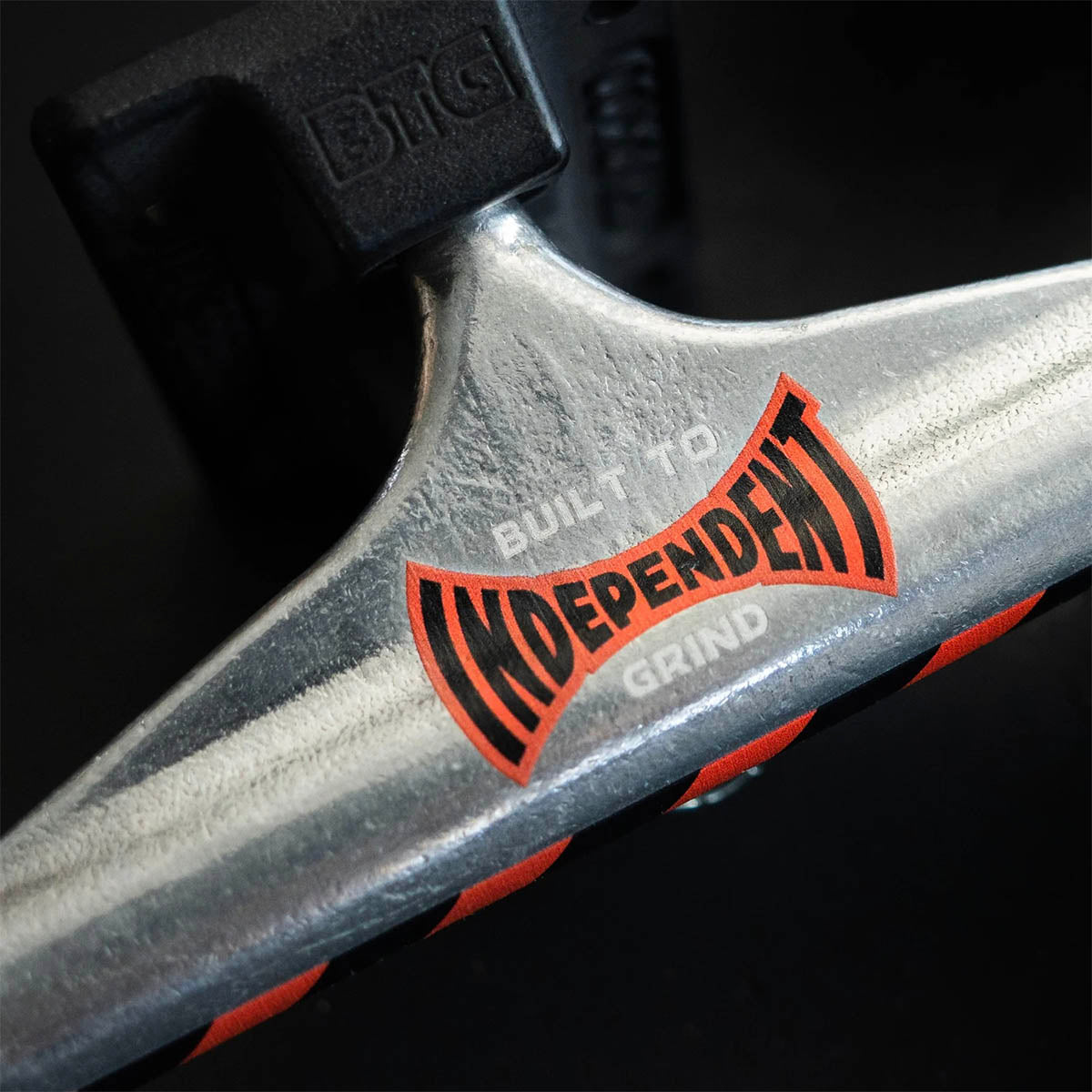 Independent - Built To Grind Silver/Black 139 Skateboard Trucks.
