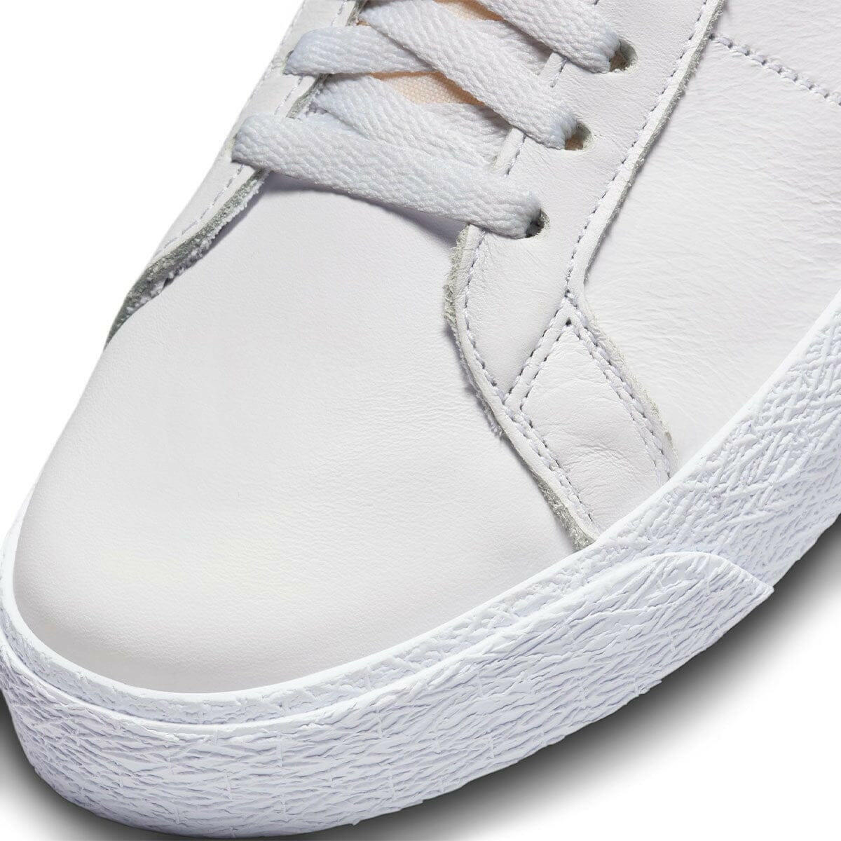Nike SB - Blazer Mid ISO Shoes White/Court Purple-White-Gum Light Brown.