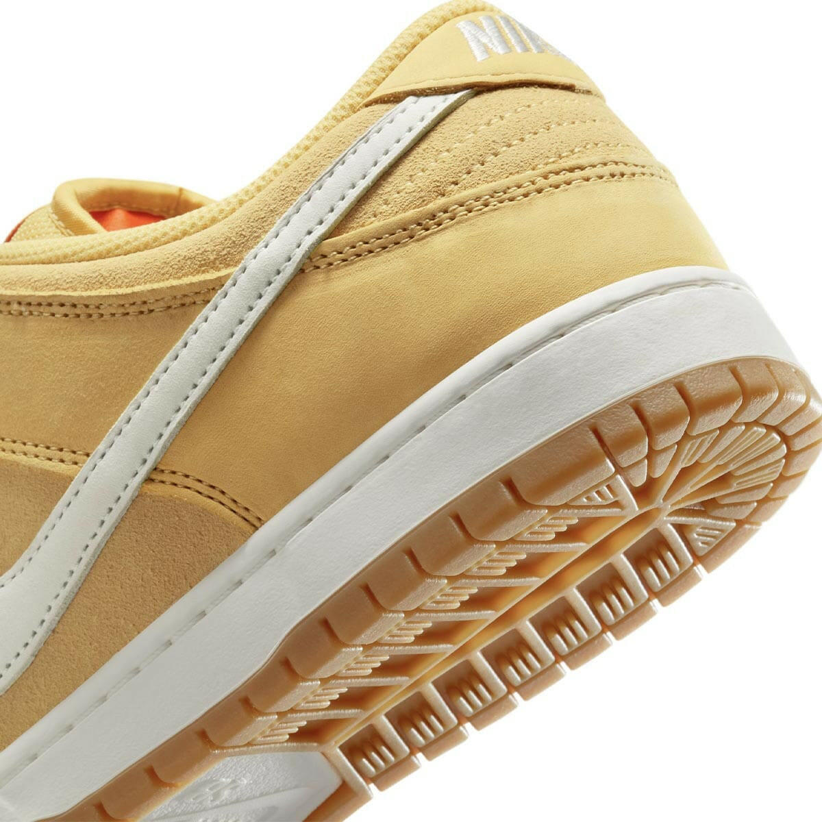 Nike SB - Dunk Low Pro Shoes Saturn Gold.