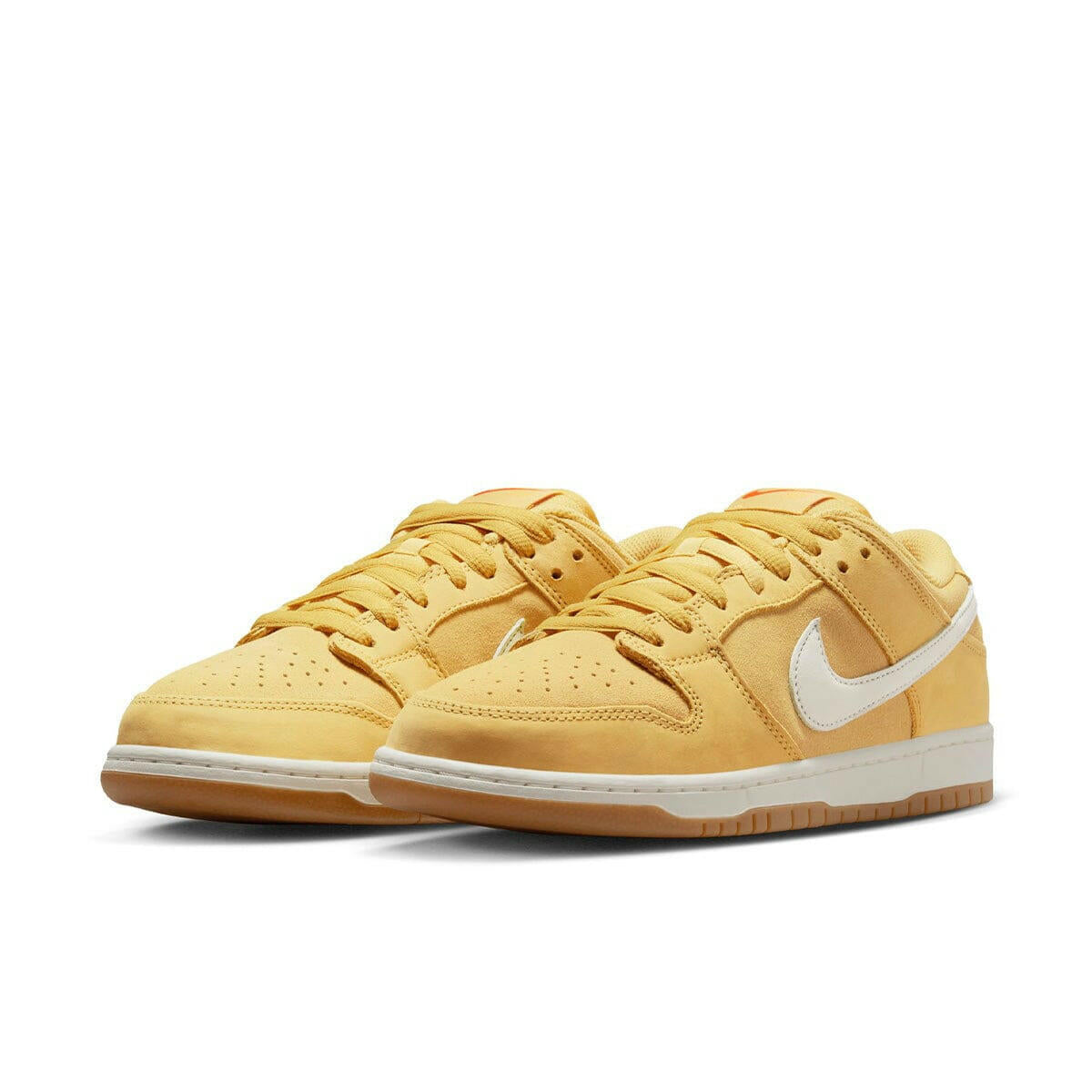 Nike SB - Dunk Low Pro Shoes Saturn Gold.
