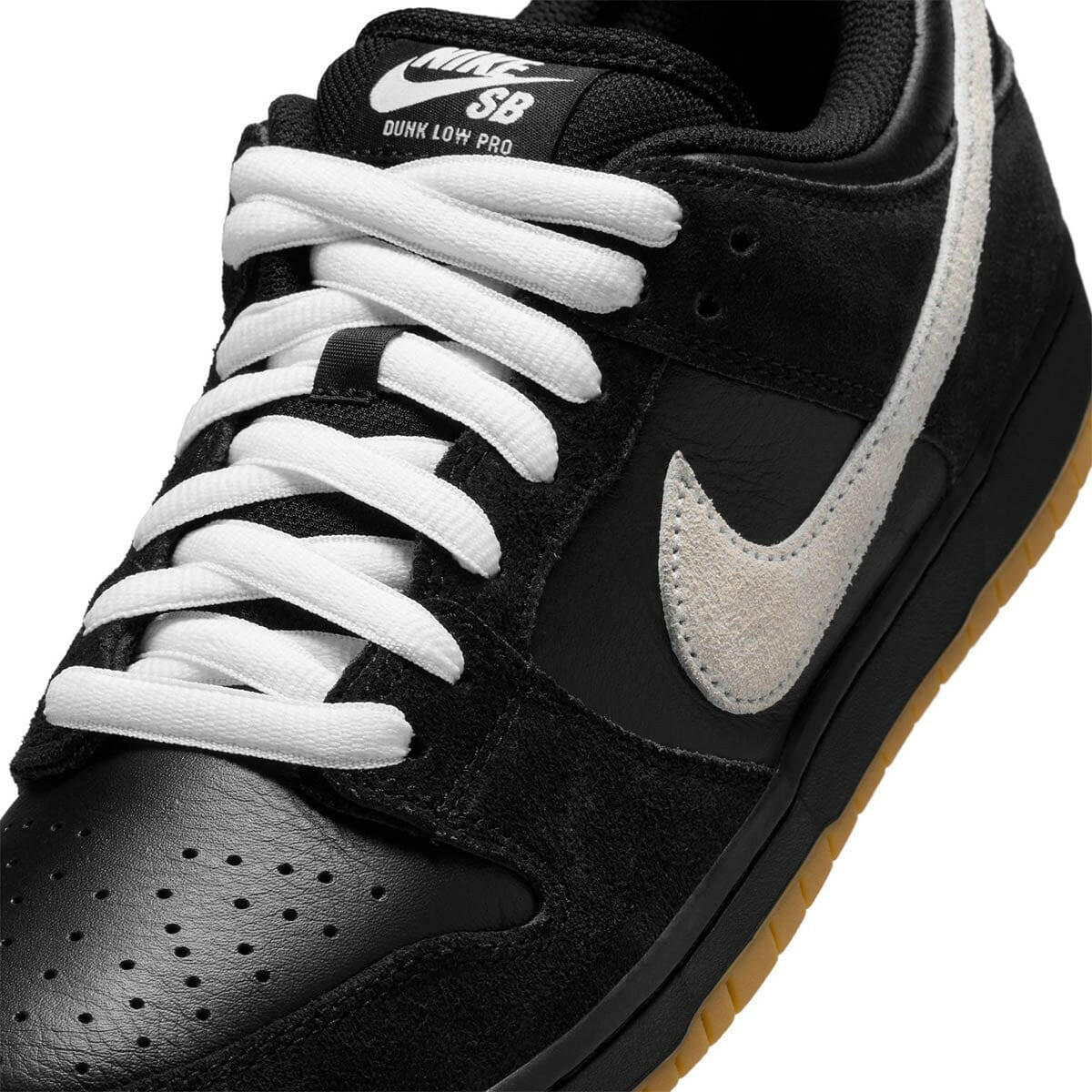 Nike SB - Dunk Low Pro Shoes Black/White/Gum.
