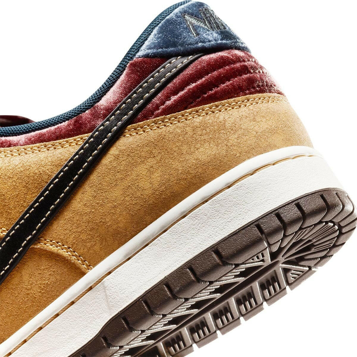 Nike SB - Dunk Low Pro Shoes City of Cinema.