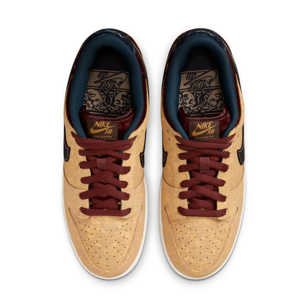 Nike SB - Dunk Low Pro Shoes City of Cinema.