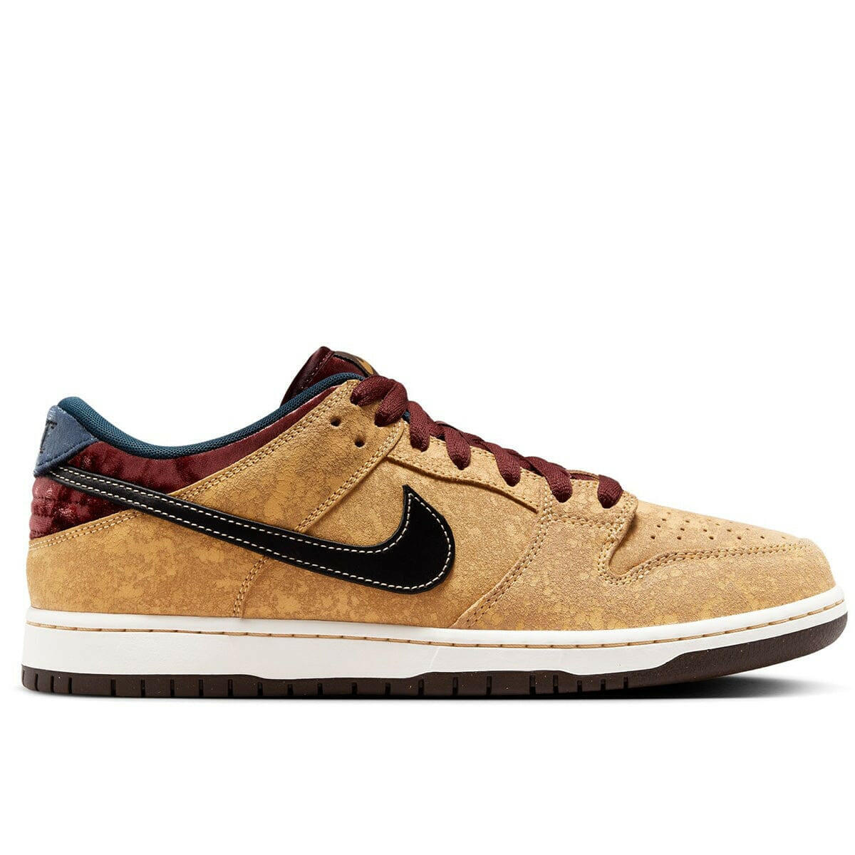 Nike SB - Dunk Low Pro Shoes City of Cinema.