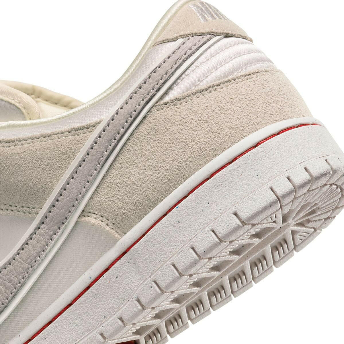 Nike SB - Dunk Low Pro Premium Shoes City Of Love Light Bone.