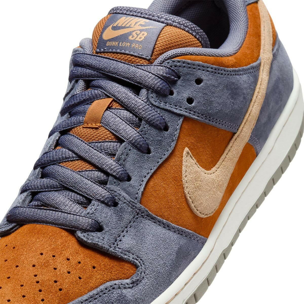 Nike SB - Dunk Low Pro Shoes Light Carbon Monarch.