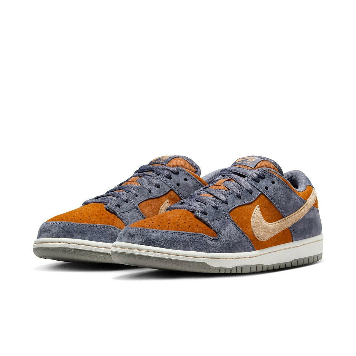 Nike SB - Dunk Low Pro Shoes Light Carbon Monarch.