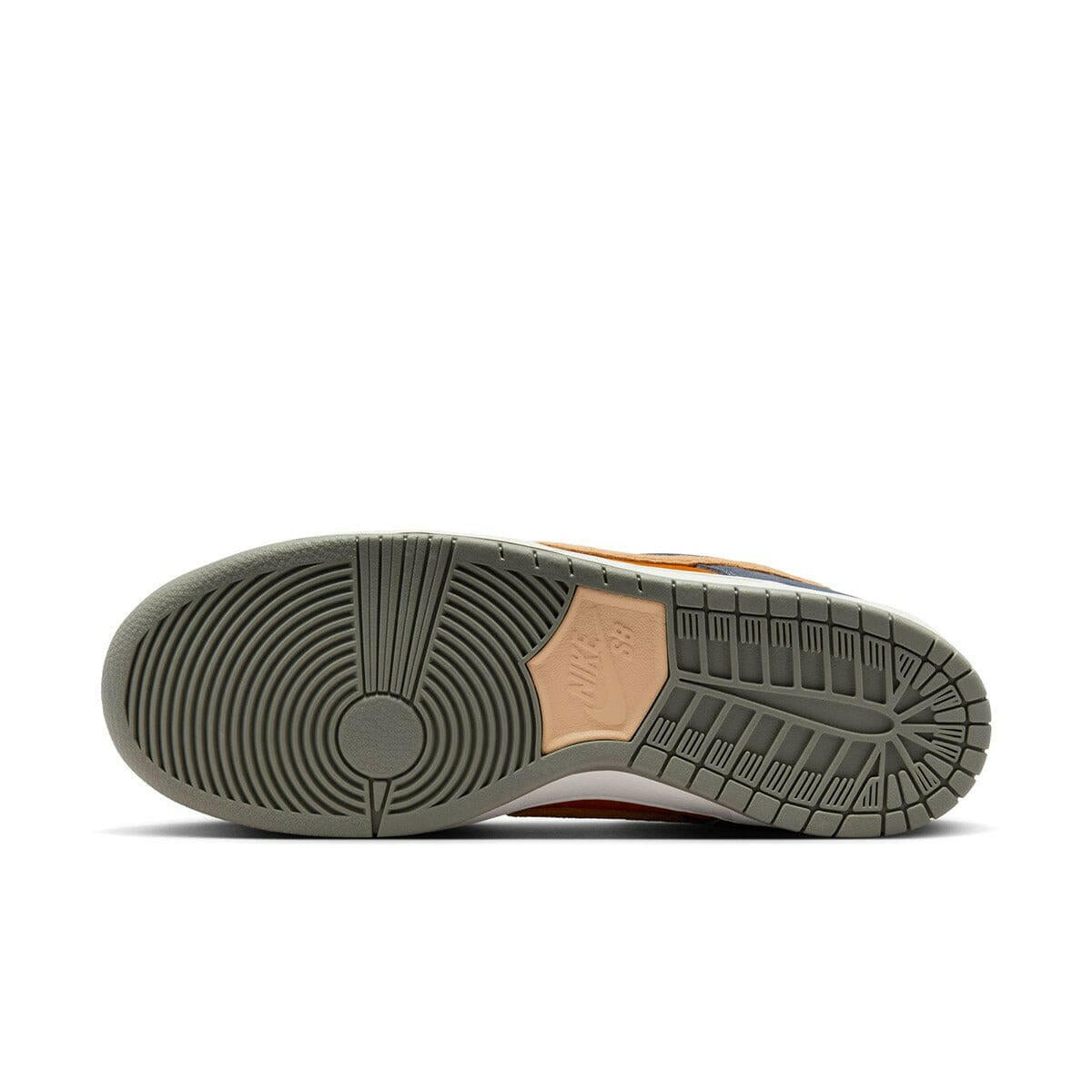 Nike SB - Dunk Low Pro Shoes Light Carbon Monarch.