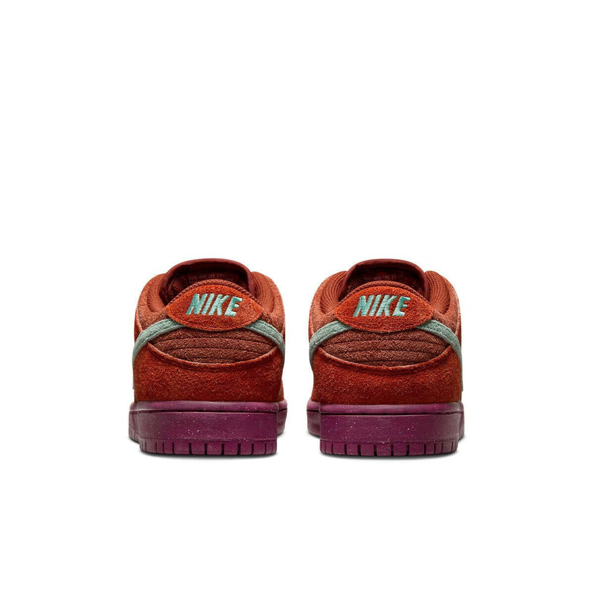 Nike SB - Dunk Low Pro Premium Shoes Mystic Red Rosewood.
