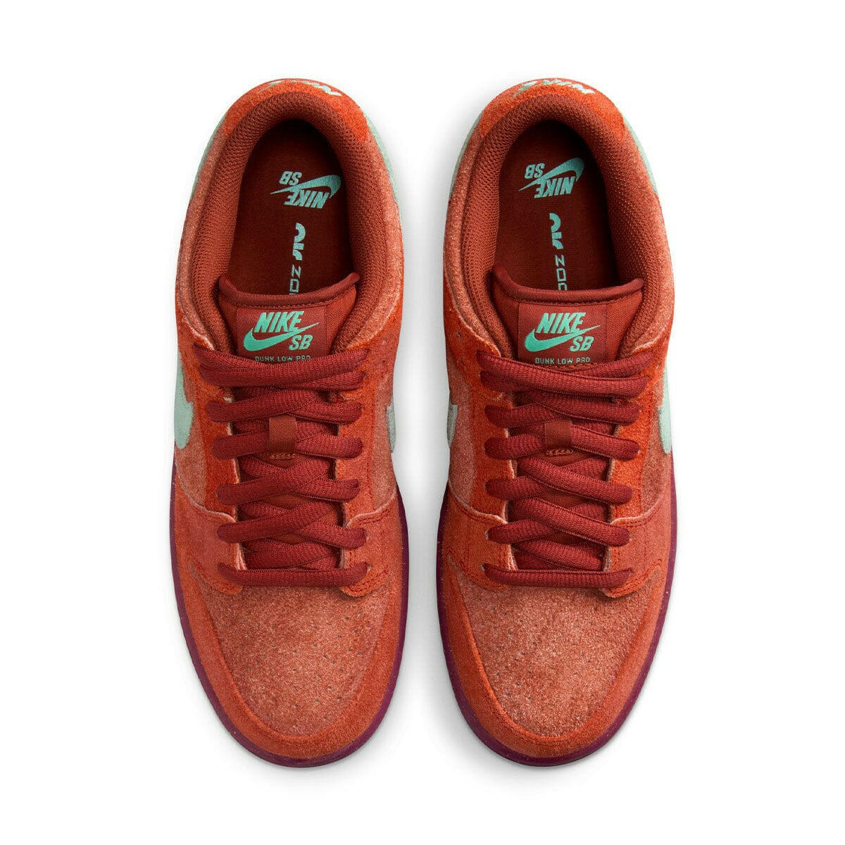 Nike SB - Dunk Low Pro Premium Shoes Mystic Red Rosewood.