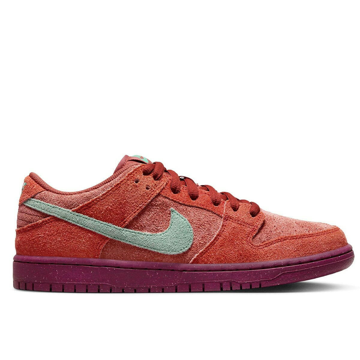 Nike SB - Dunk Low Pro Premium Shoes Mystic Red Rosewood.