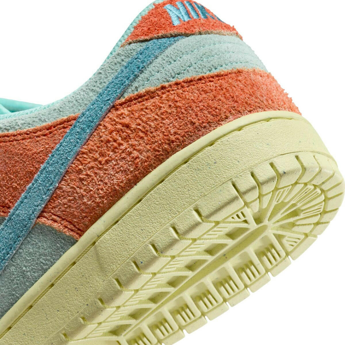 Nike SB - Dunk Low Pro Premium Shoes Orange Emerald Rise.