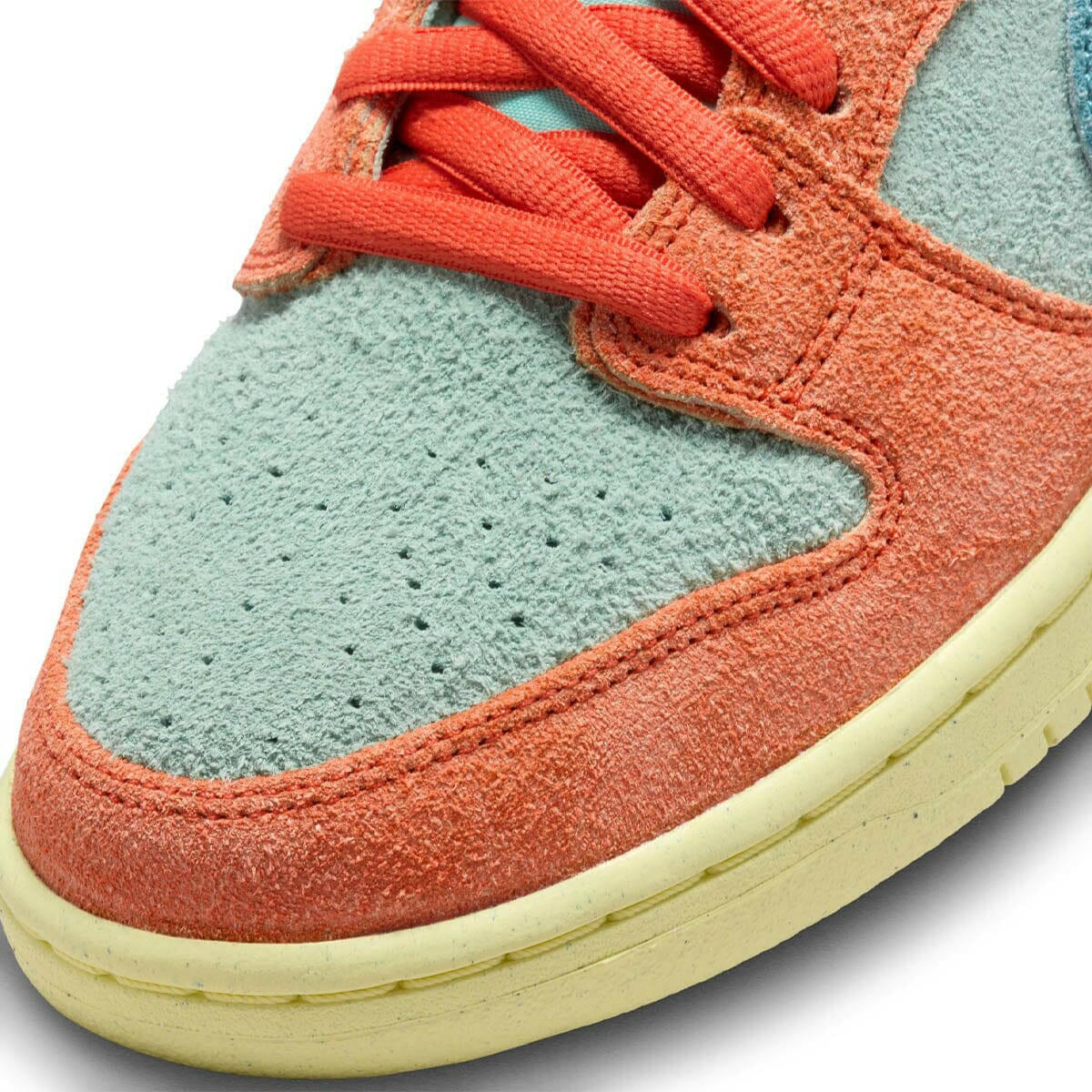 Nike SB - Dunk Low Pro Premium Shoes Orange Emerald Rise.