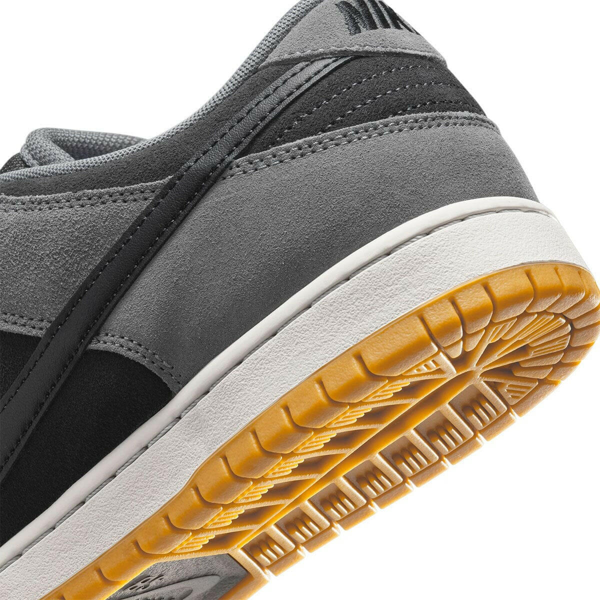 Nike SB - Dunk Low Pro Shoes Dark Smoke Grey.