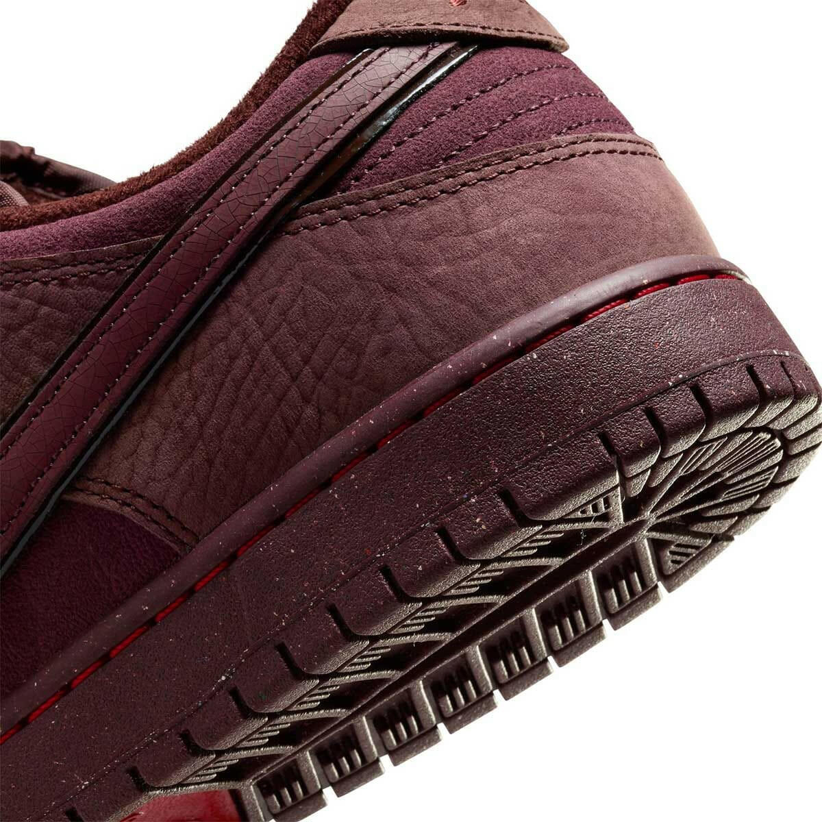 Nike SB - Dunk Low Pro Premium Shoes City Of Love Burgundy Crush.