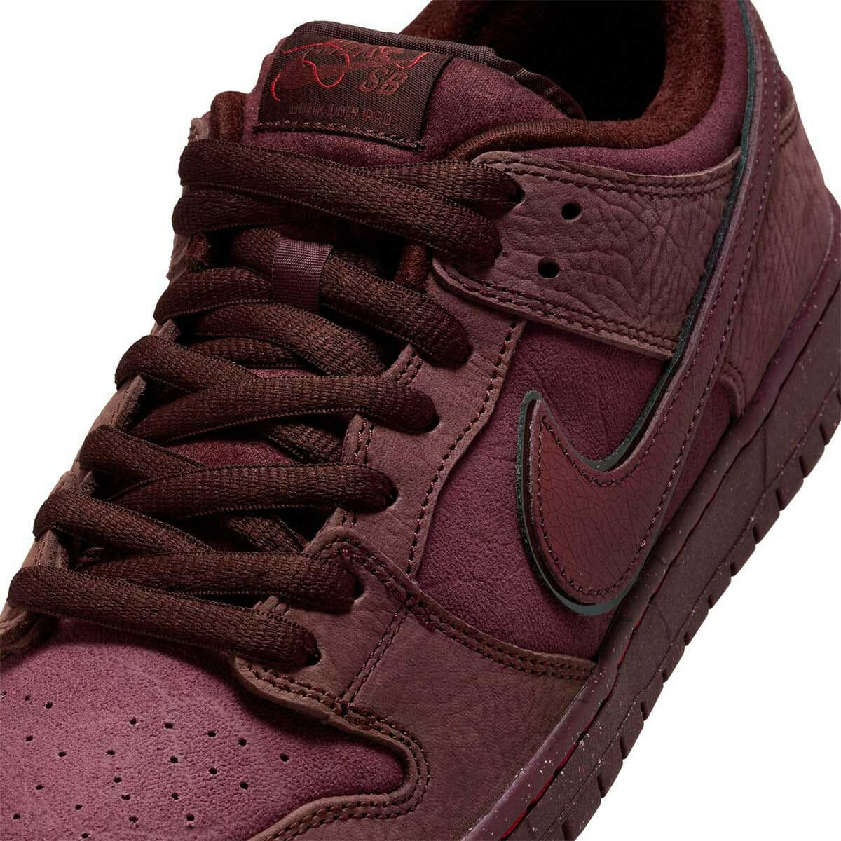 Nike SB - Dunk Low Pro Premium Shoes City Of Love Burgundy Crush.
