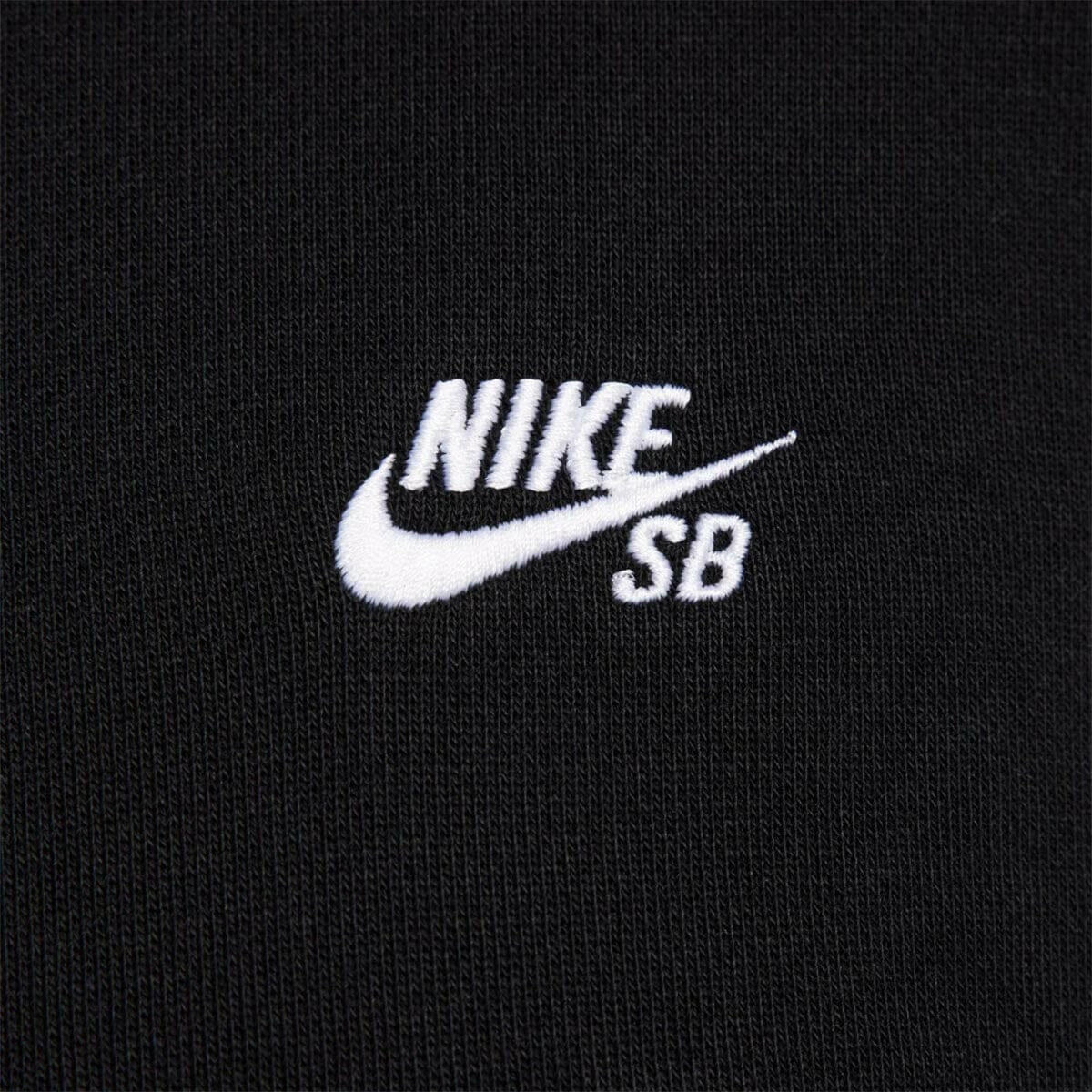 Nike SB - Essentials Hoodie Black.