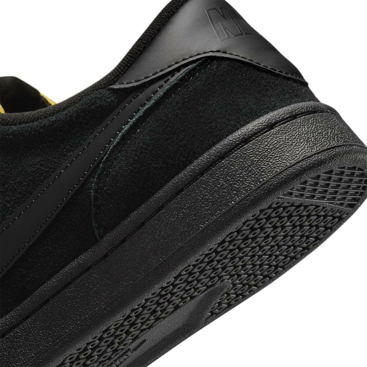 Nike SB - FC Classic Shoes Black/Black-Black-Vivid Orange.