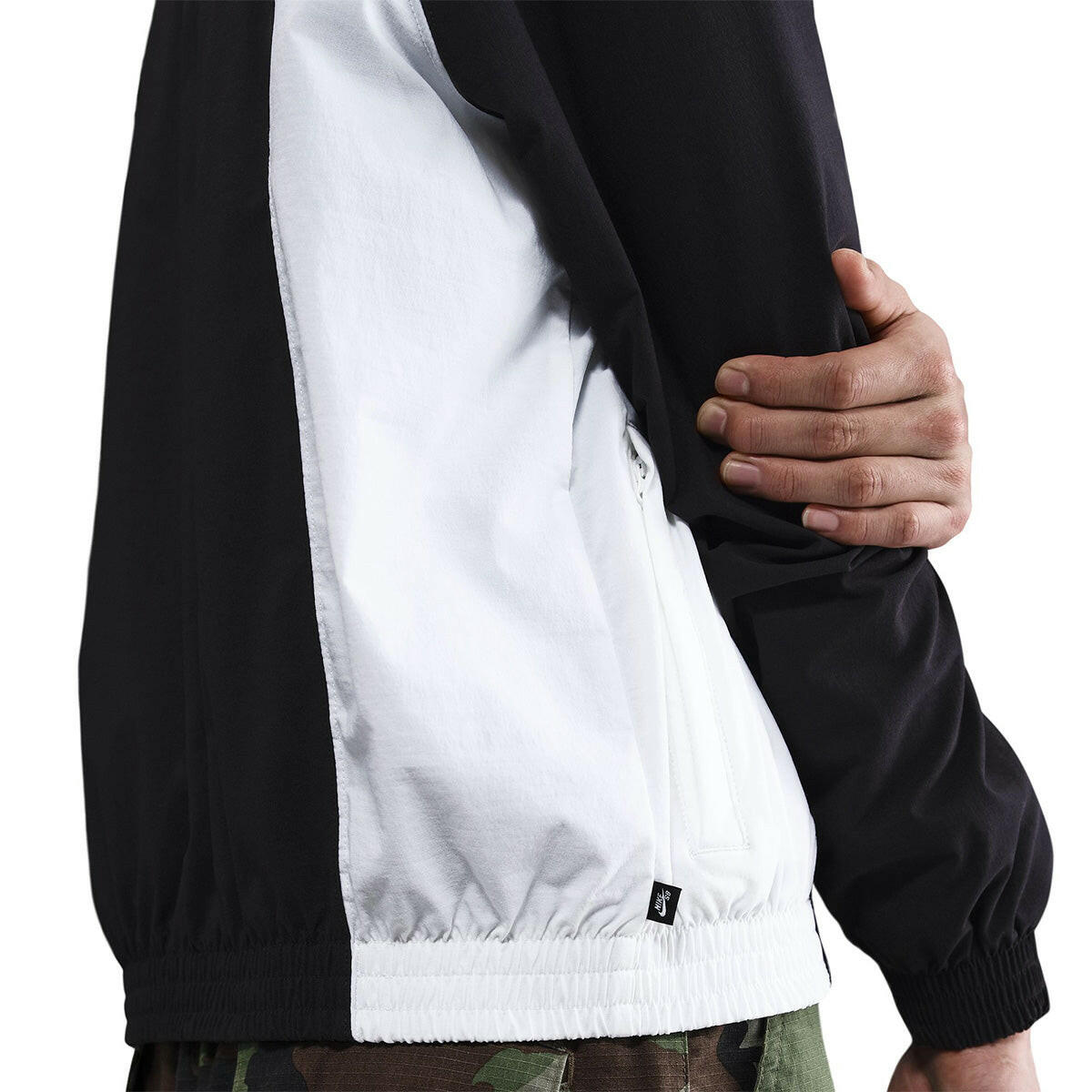 Nike SB - Full Zip Woven Skate Jacket Black/White.