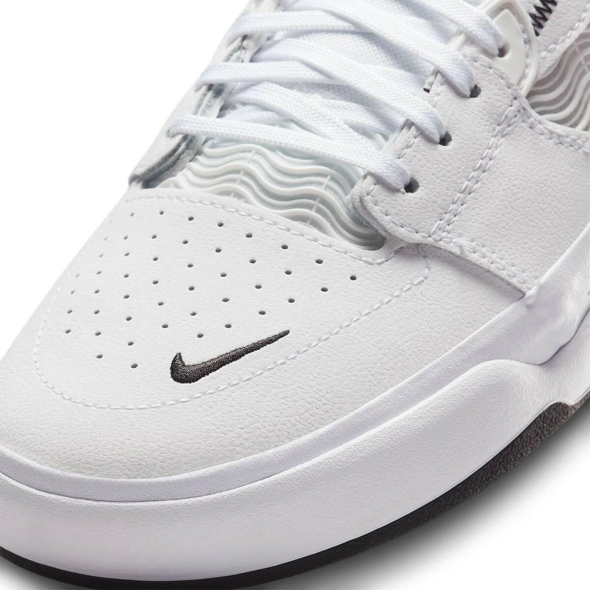 Nike SB - Ishod Premium Shoes White/Black-White-Black.