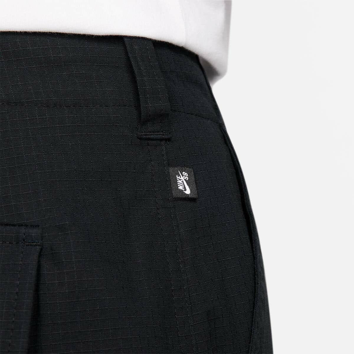 Nike SB - Kearny Cargo Pants Black.