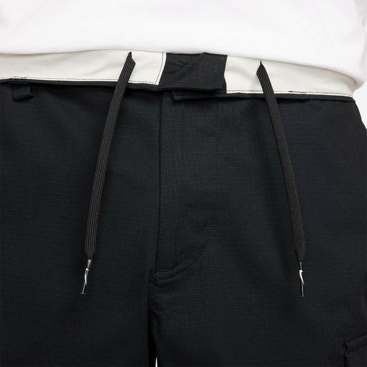 Nike SB - Kearny Cargo Pants Black.