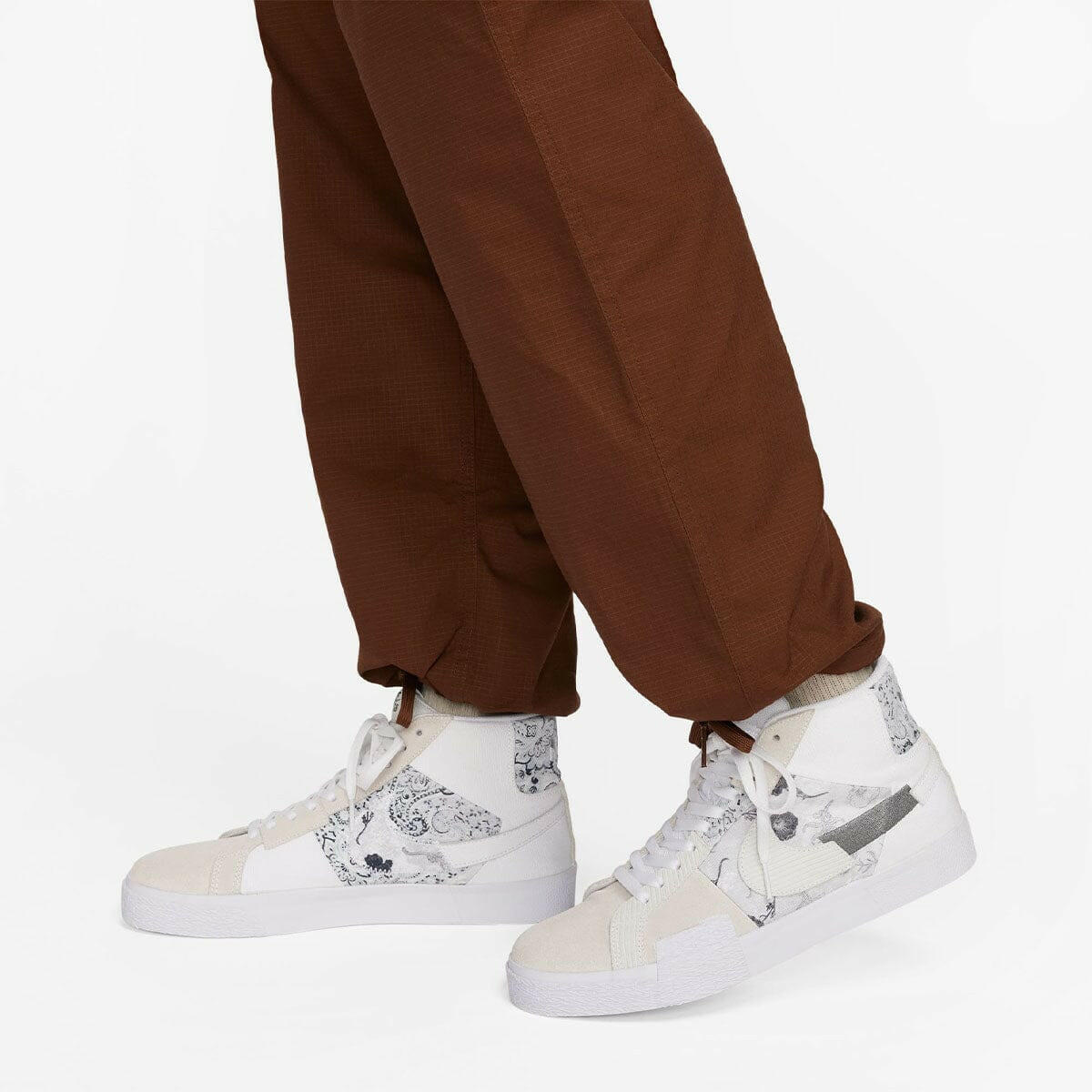 Nike SB - Kearny Cargo Pants Brown.