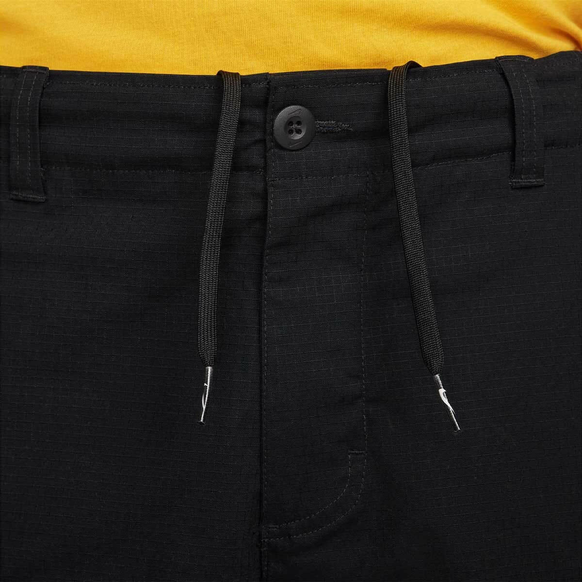 Nike SB - Kearny Cargo Shorts Black.