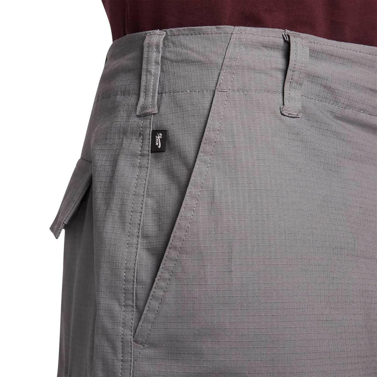 Nike SB - Kearny Cargo Shorts Smoke Grey.