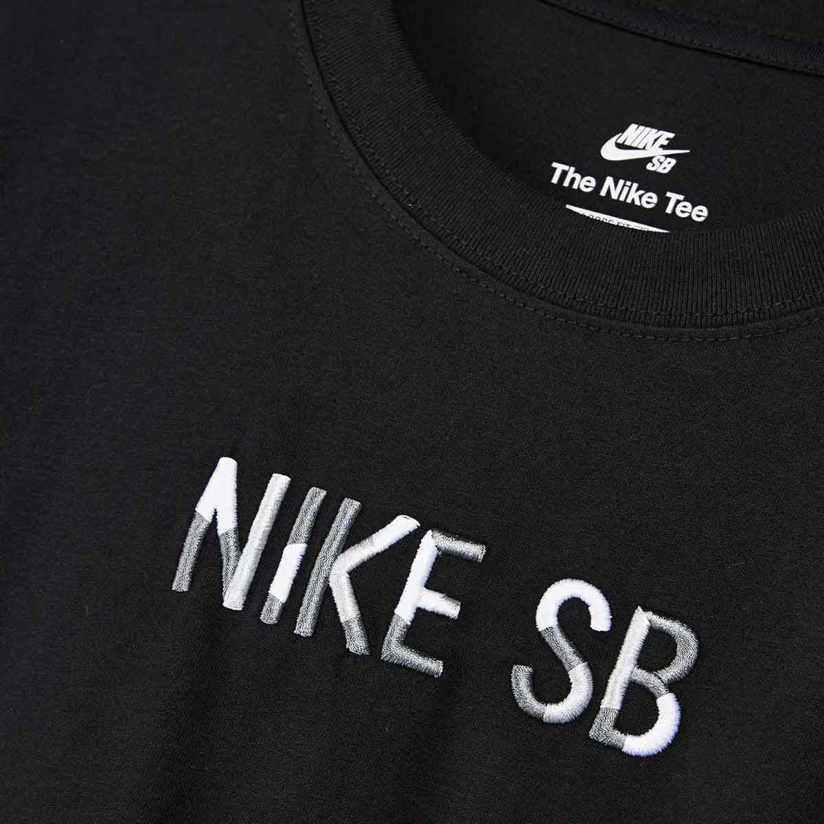 Nike SB - Mosaic Tee Black Detail