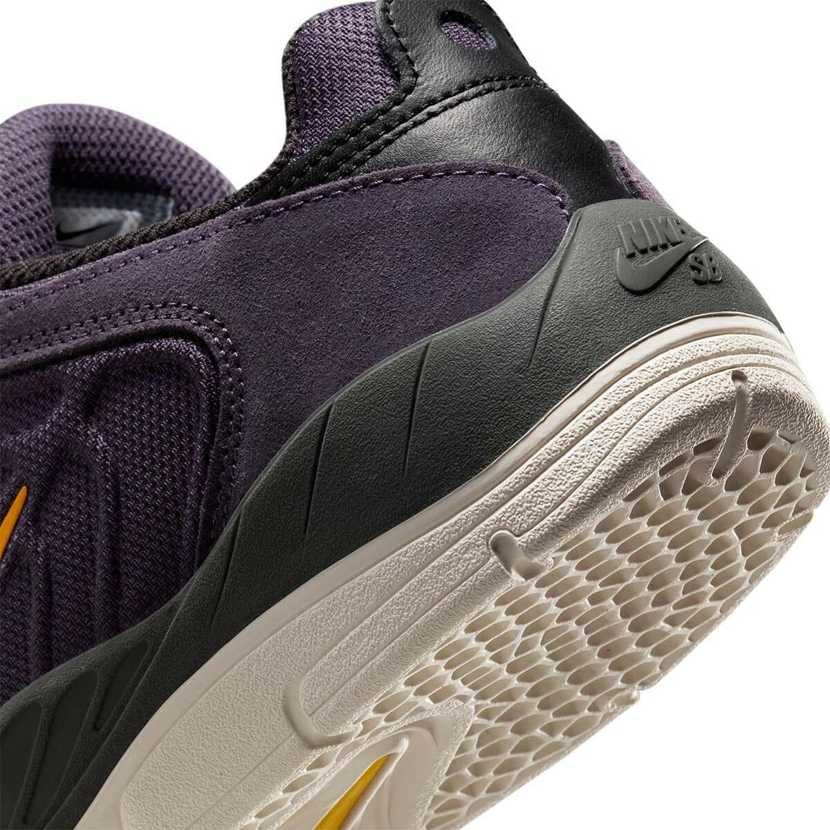 Nike SB - Vertebrae Shoes Raisin/Gold/Black.