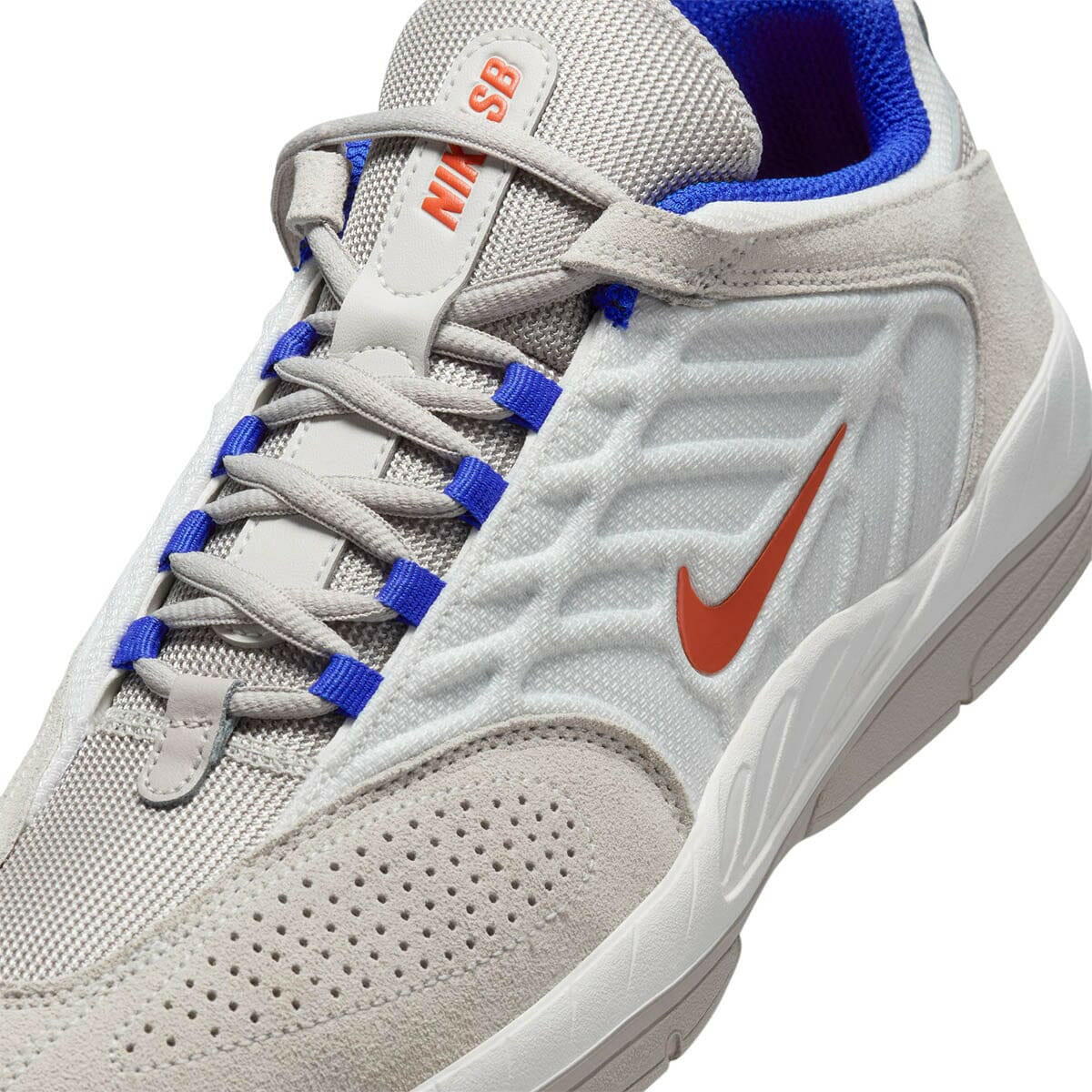 Nike SB - Vertebrae Shoes Summit White/Cosmic Clay-Platinum Tint.
