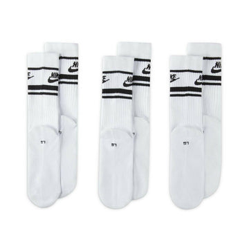 Nike - Sportswear Everyday Essential Crew Socks White 3 Pack.
