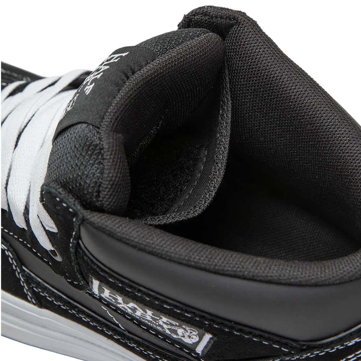 Vans Skate Half Cab Wafflecup Shoes Black/White Stash Pocket