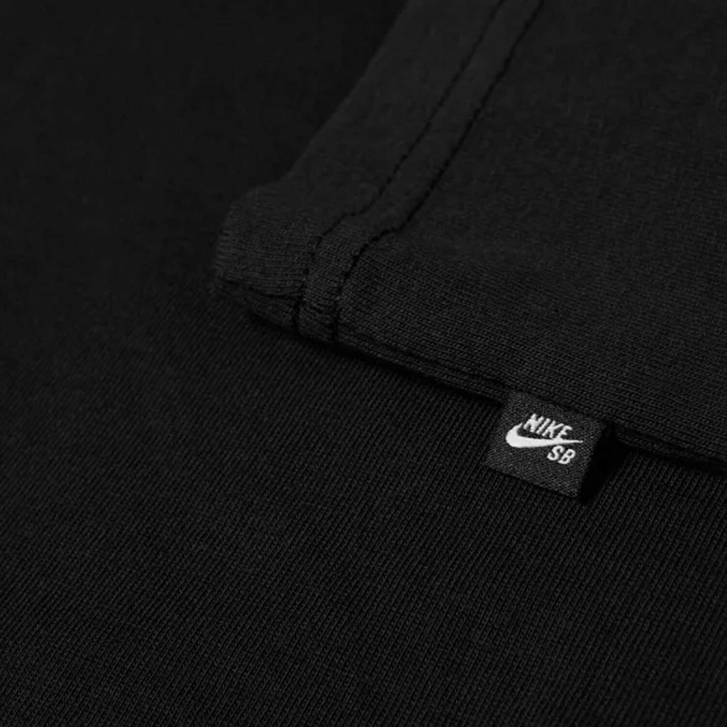 Nike SB - Essentials Tee Black.
