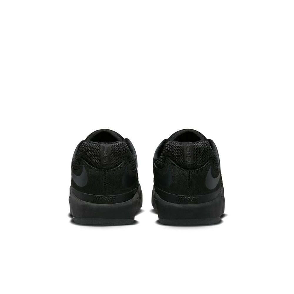 Nike SB - Ishod Premium Shoes Black/Black-Black-Black.