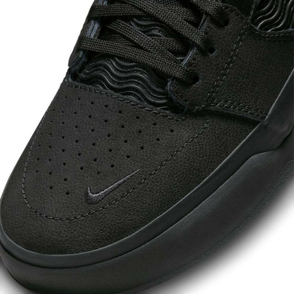 Nike SB - Ishod Premium Shoes Black/Black-Black-Black.